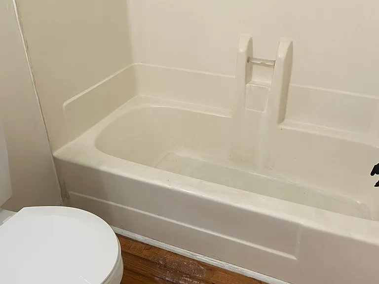 200 E Palestine Ave — Photo 7