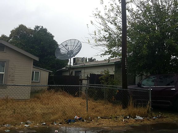 3rd image of 1219 N Funston Ave