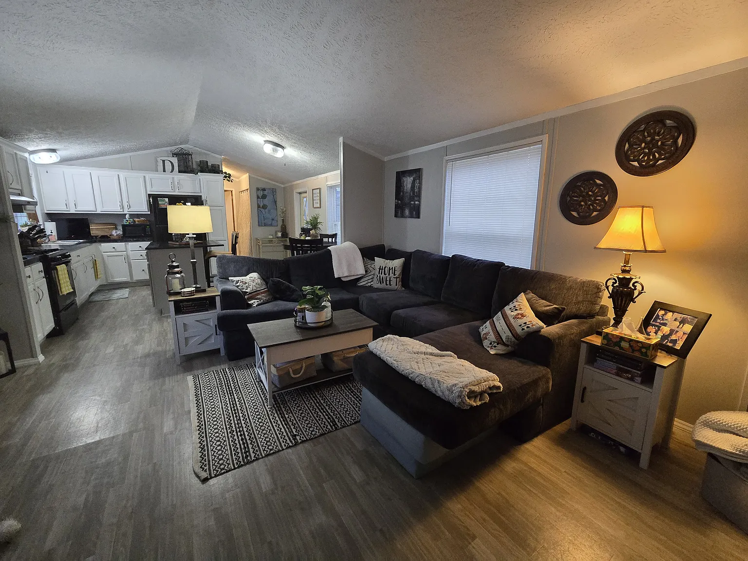 3 bed, 1064 sqft, $1,500 — Photo 2