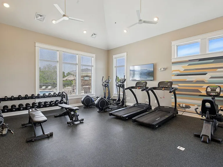 Bonavia Luxury Apartments — Photo 10