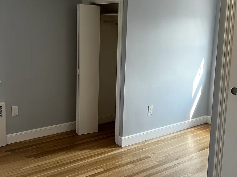 185 Suffolk Ave #2 — Photo 10