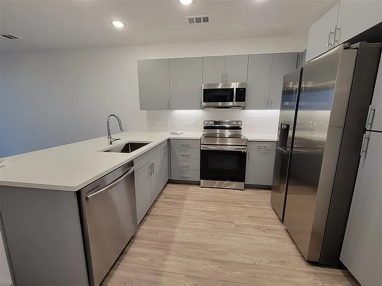 4801 Springdale Rd #2211 — Photo 6