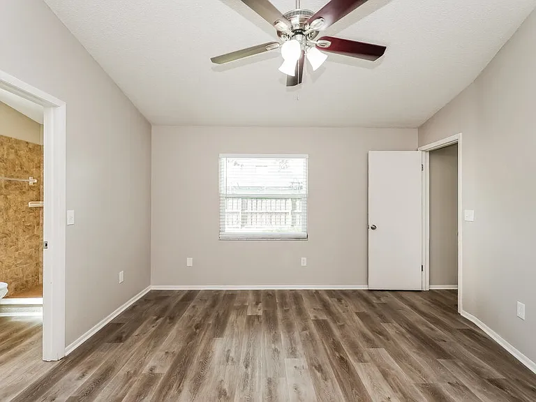 914 Axlewood Cir — Photo 13