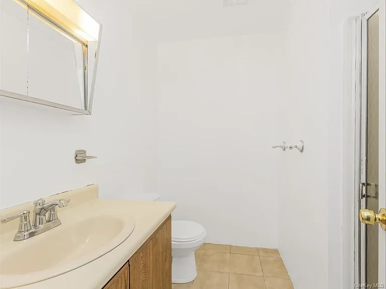 2169 Davidson Ave #2 — Photo 8