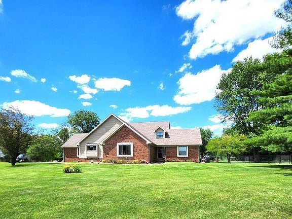 4th image of 3927 Wildwood Dr
