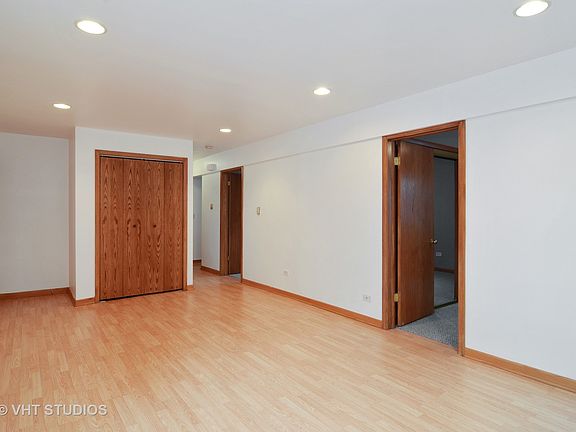 4th image of 7310 N Harlem Ave APT 103