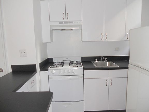 2nd image of 140 E 46th St APT 9T
