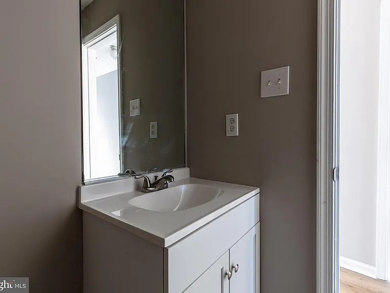 129 Brookland Ter #12 — Photo 25