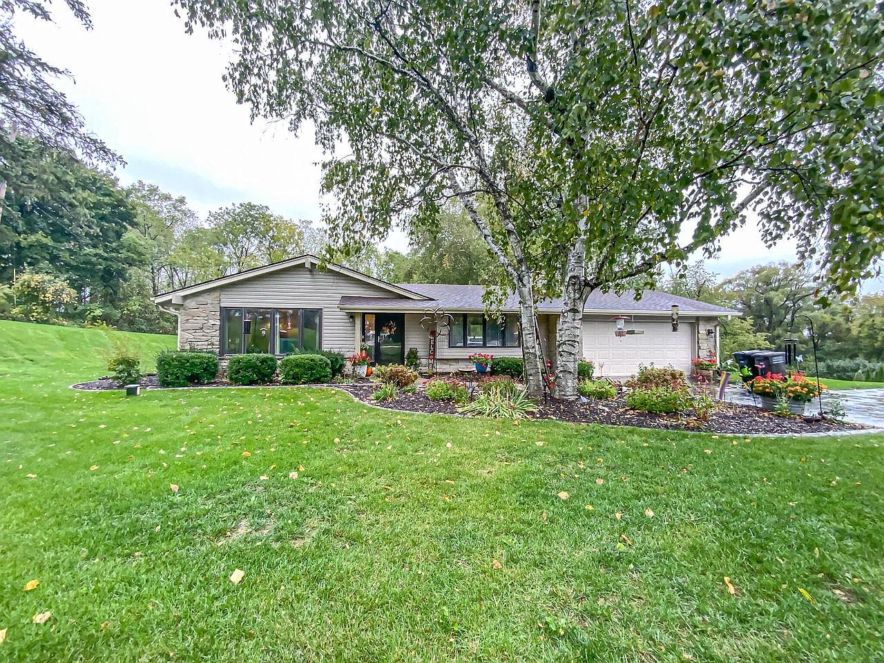 W240N4035 Swan ROAD, Pewaukee, WI 53072 MLS 1854283 Zillow