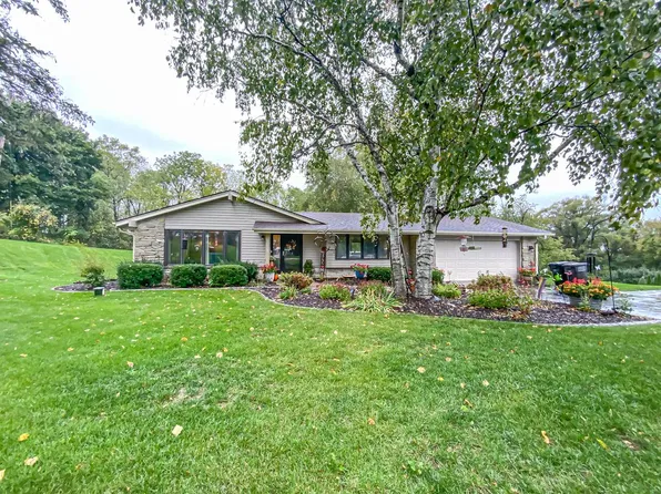 W240N4035 Swan ROAD, Pewaukee, WI 53072