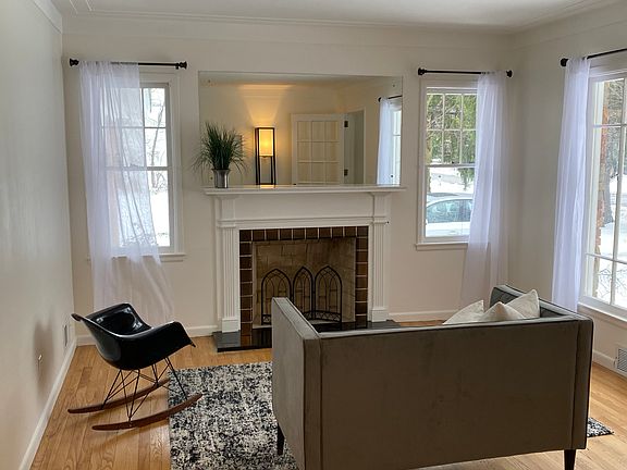 5th image of 3920 Fenwick St NW