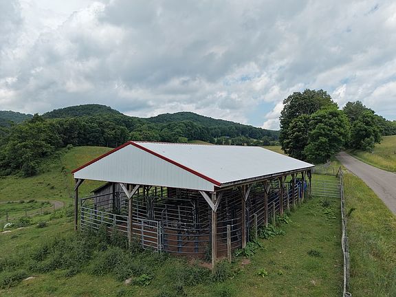 2nd image of 1044 Mitchell Valley Dr