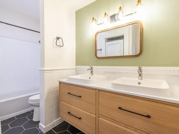 10047 Westpark Dr #125, Houston, TX 77042