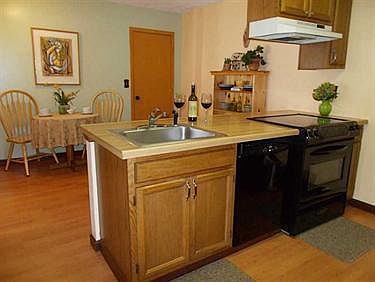 4th image of 725 Sunset Cir