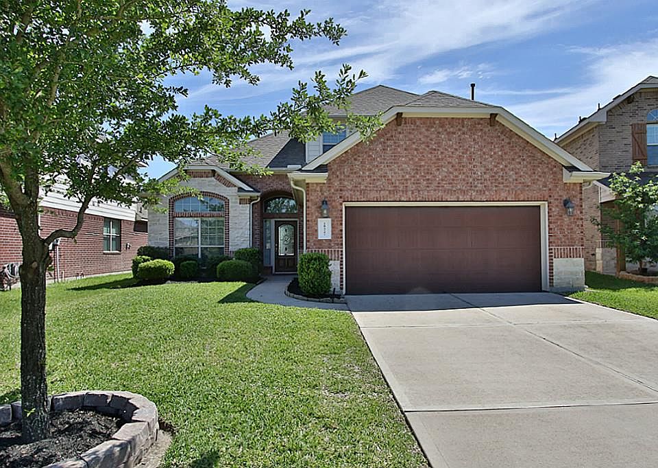 1st image of 18327 Redoak Manor Ln