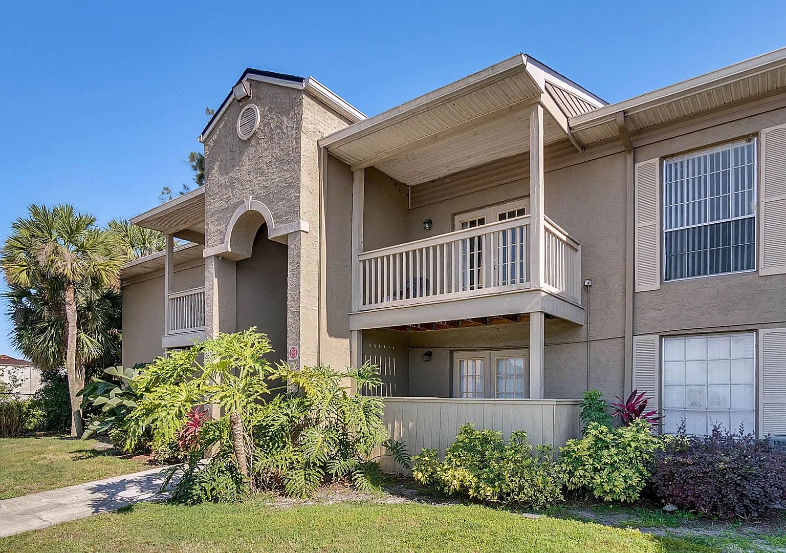 1/1 Condo in Altamonte Springs ~ New Flooring, Granite Counters, SS Appliances! — Photo 1