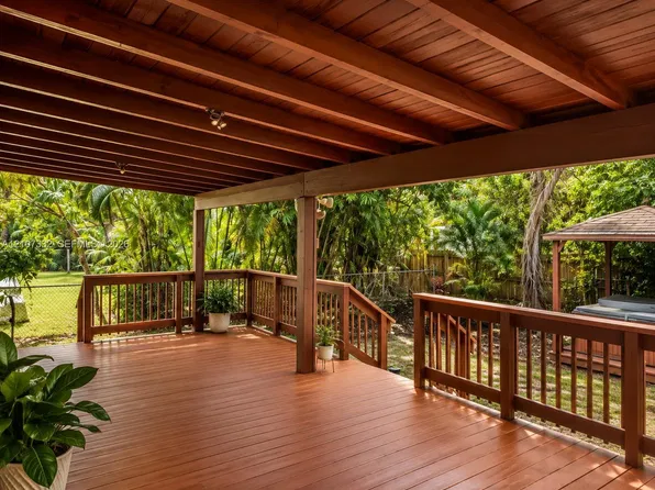 164 Navajo St, Miami Springs, FL 33166