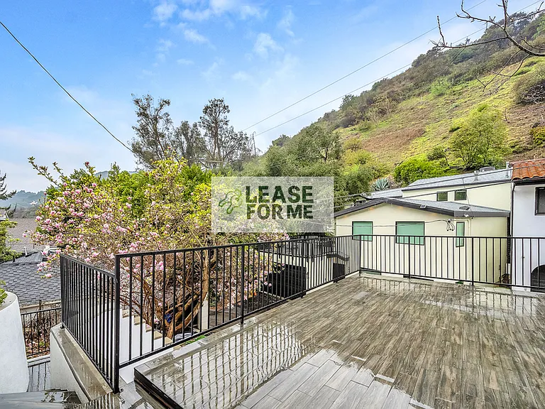 9848 Portola Dr — Photo 31