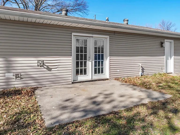 2306 Douglas St — Photo 27