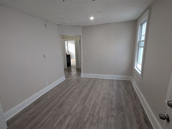2nd image of 195 Lehigh Ave #3