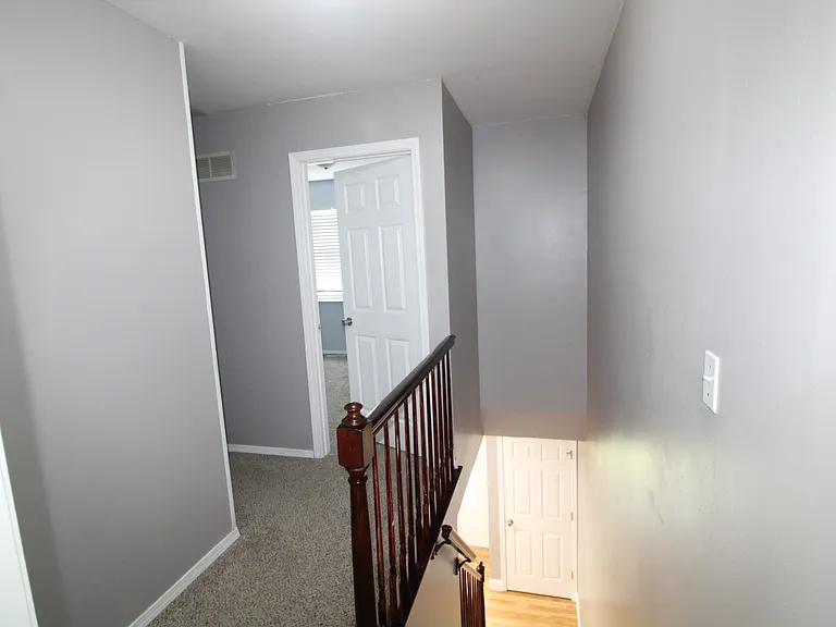 912 Oakwood Farms Ln — Photo 31