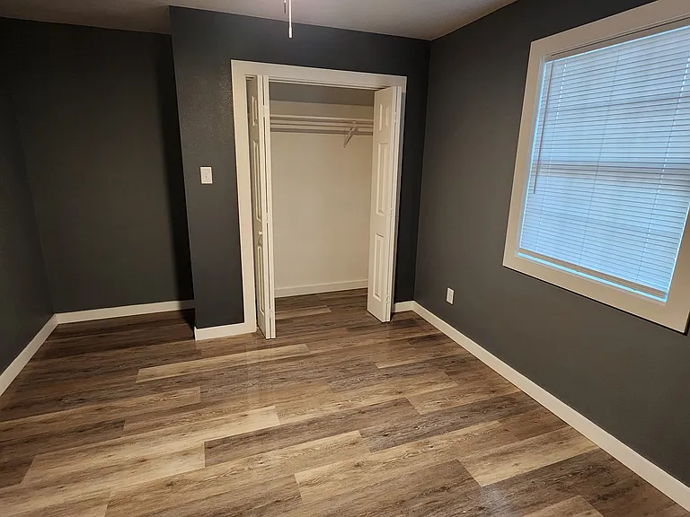220 Bois D Arc St — Photo 7