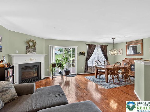 5th image of 204 Hampshire Dr