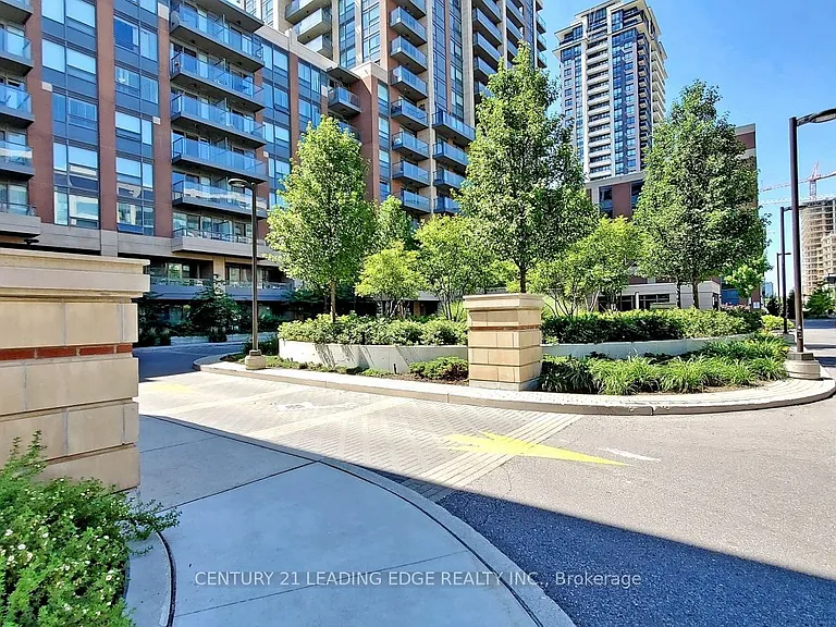18 Uptown Dr #727 — Photo 4