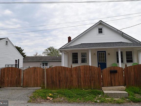 4th image of 233 N Lynchburg St