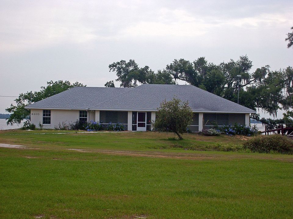 House sits 210' from road