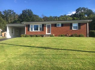1012 S Winchester Ave, Waynesboro, VA 22980