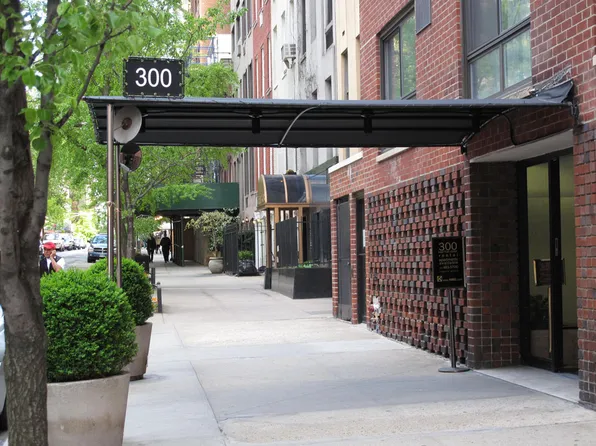 300 East 51st Street image 8 of 9