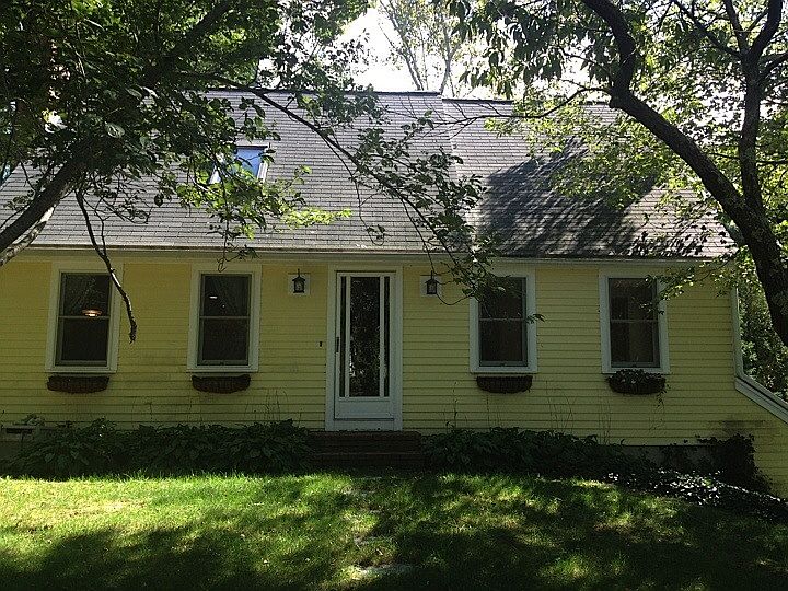 1st image of 371 Sandwich St