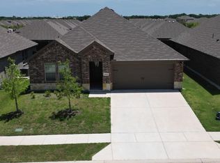 2910 Drury Ln, Ennis, TX 75119