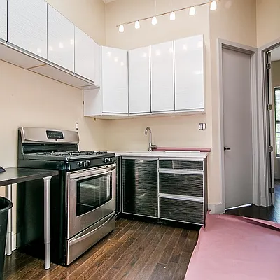 Rented by Nooklyn NYC LLC | media 82