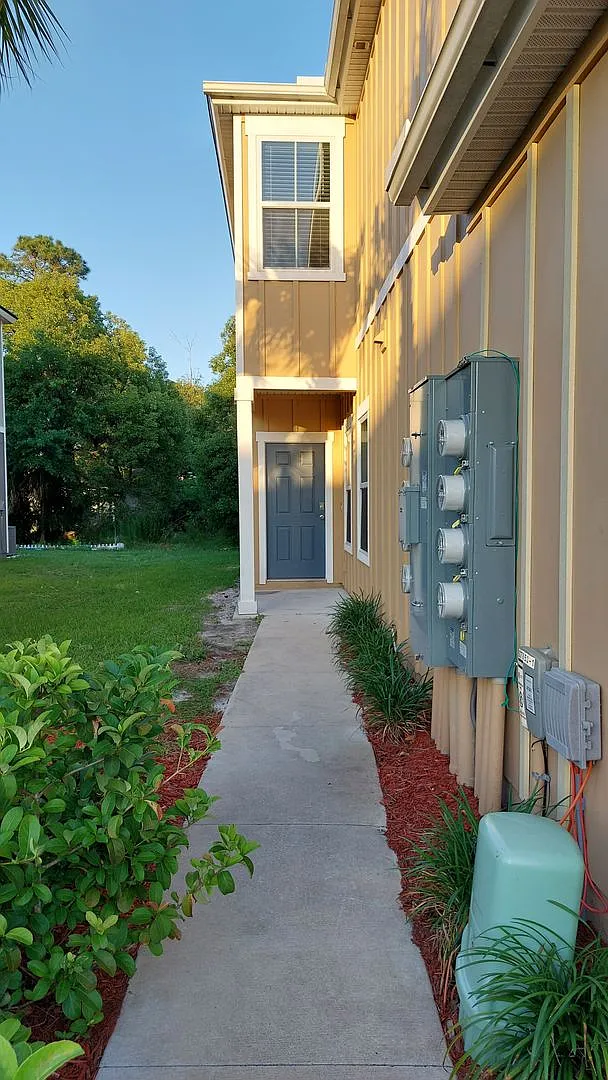 Townhome in Baymeadows — Photo 2