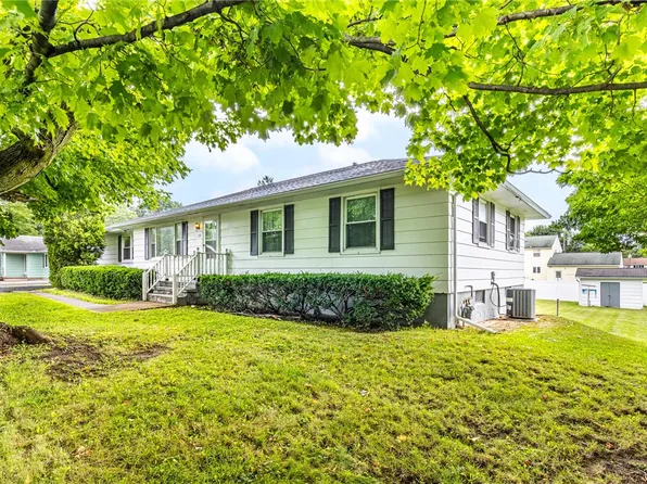 1990 Maple Ave, Palmyra, NY 14522
