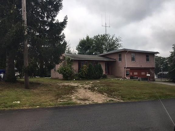 2nd image of 175 Bourne Ave