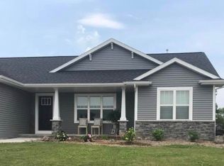 207 Gabriel Ln, Hortonville, WI 54944