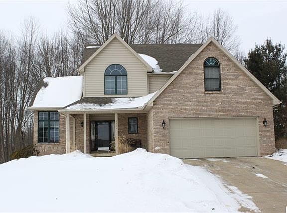 2nd image of 2224 Lake Wood Dr