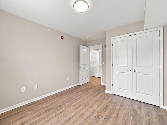 3rd image of 10699 Tomstown Rd #201