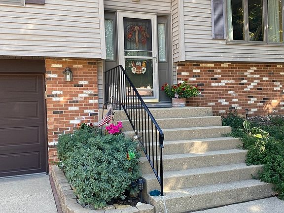 2nd image of 1115 E Main St