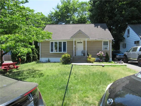 4 W Hickory Street, Spring Valley, NY 10977