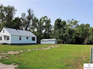 5106 N 2nd St, Omaha, NE 68110