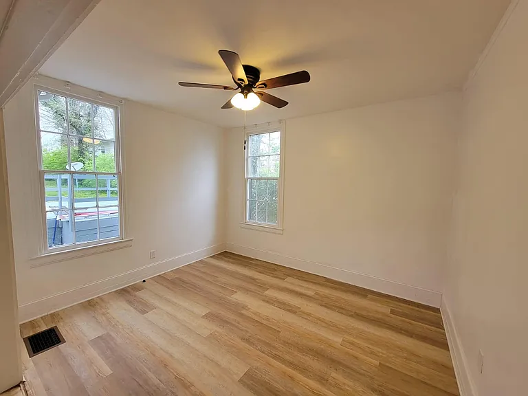 215 W Main St — Photo 10