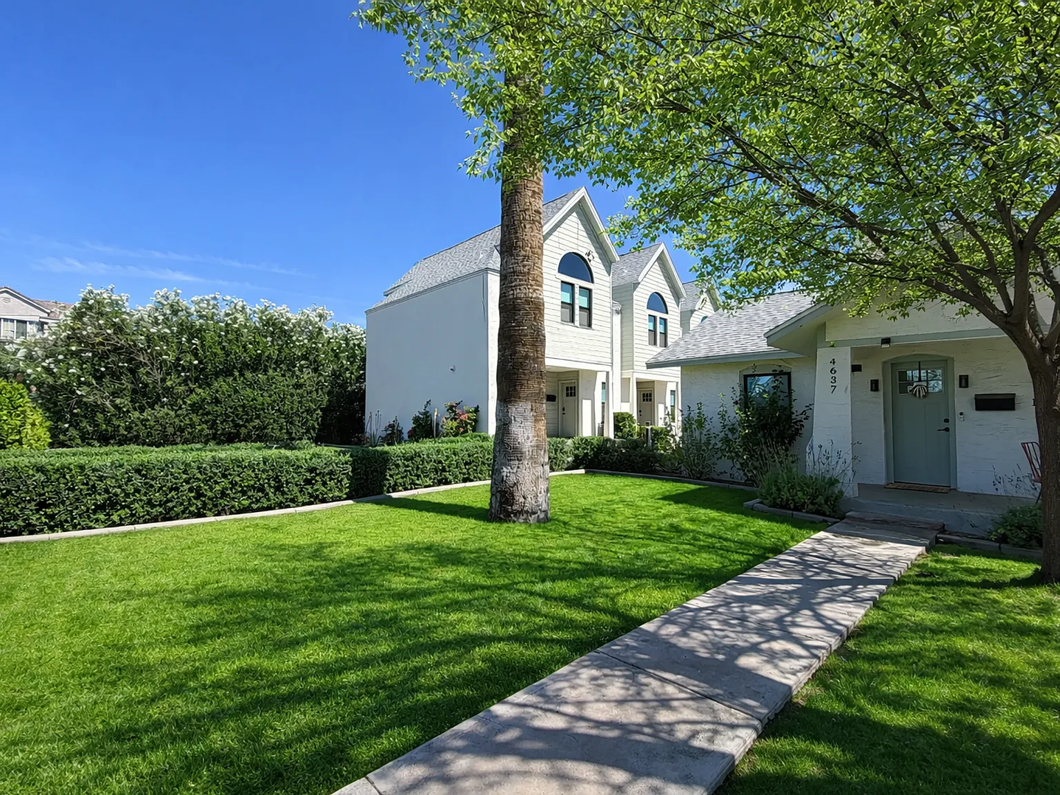 8th Place Townhomes — Photo 4