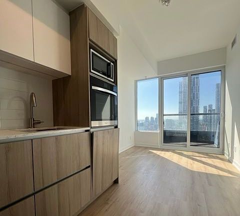 3rd image of 319 Jarvis St #2701