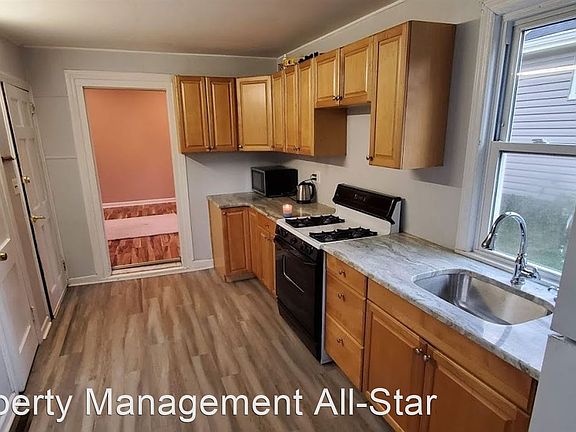 5th image of 12 Hillcrest Ave #2