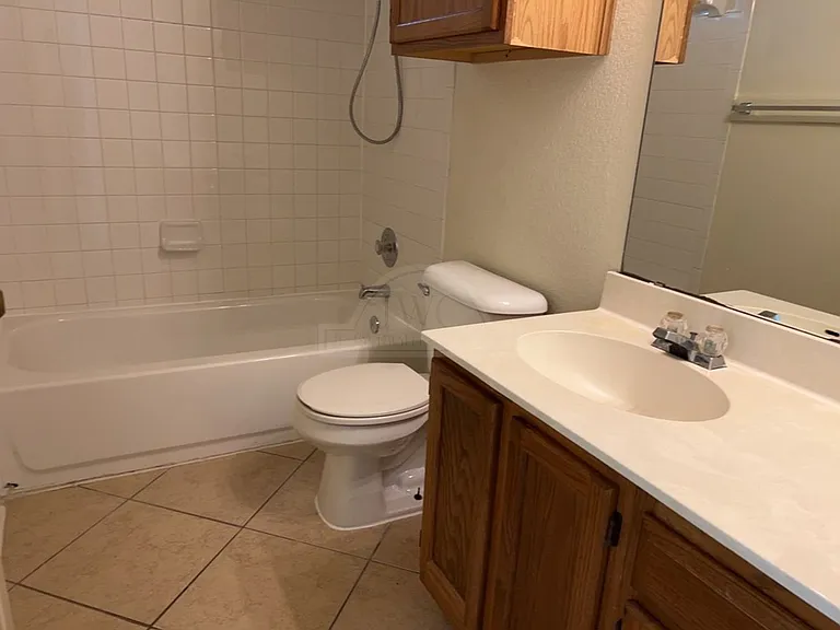 4203 Bluestem Ln — Photo 10