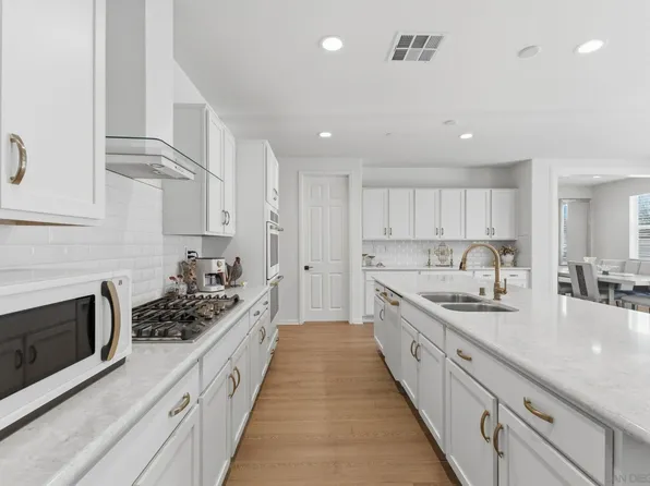34490 Bloomberry Rd, Murrieta, CA 92563
